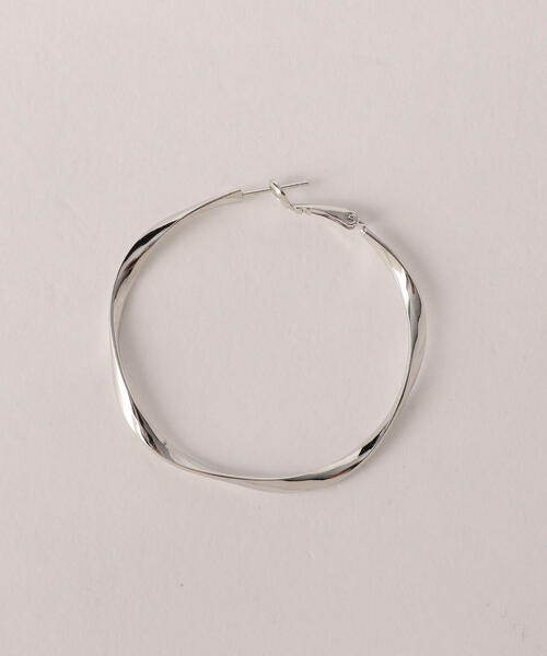 BEAUTY&YOUTH UNITED ARROWS(ビューティーアンドユースユナイテッドアローズ)の「【WEB限定】by∴ ヘンケイフープピアス(ピアス(両耳用)・レディース・ゴールド/シルバー・FREE)」の3枚目の写真