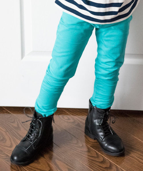 Catherine Cottage（キャサリンコテージ）の「カラーストレッチパンツ（その他パンツ・キッズ・ネイビー/グレー系その他5/ブルー系その他4/ピンク/グレー系その他2/パープル系その他2/パープル系その他6/レッド/グレー系その他4/オリーブ/ベージュ/グリーン系その他3/レッド系その他3/ベージュ系その他2/イエロー/ブルー系その他3/ブラック/グリーン/ブルー/ブラウン系その他2・100/120/150/90/140/130/110/160）」の11枚目の写真