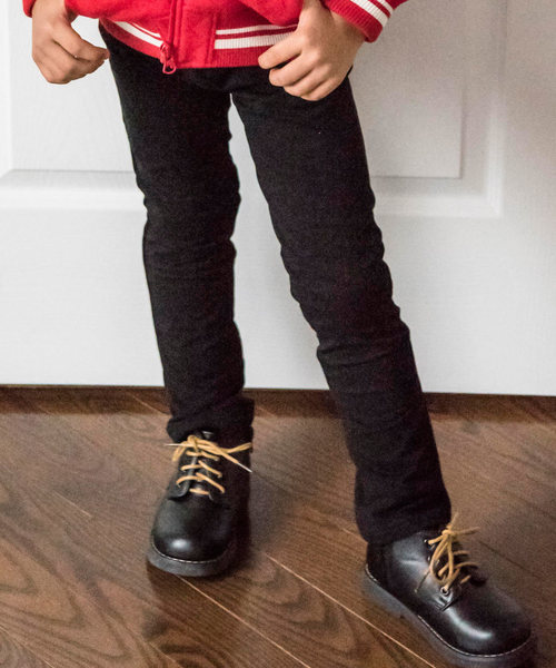 Catherine Cottage（キャサリンコテージ）の「カラーストレッチパンツ（その他パンツ・キッズ・ネイビー/グレー系その他5/ブルー系その他4/ピンク/グレー系その他2/パープル系その他2/パープル系その他6/レッド/グレー系その他4/オリーブ/ベージュ/グリーン系その他3/レッド系その他3/ベージュ系その他2/イエロー/ブルー系その他3/ブラック/グリーン/ブルー/ブラウン系その他2・100/120/150/90/140/130/110/160）」の2枚目の写真