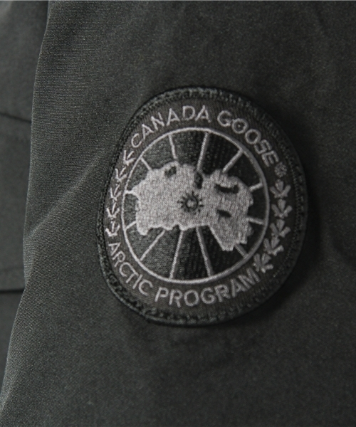 BEAUTY&YOUTH UNITED ARROWS（ビューティーアンドユースユナイテッドアローズ）の「＜Canada Goose＞ KAMLOOPS BYSP/ダウンジャケット（ダウンジャケット/コート・メンズ・ブラック/ネイビー・X-SMALL/SMALL/MEDIUM/LARGE）」の10枚目の写真