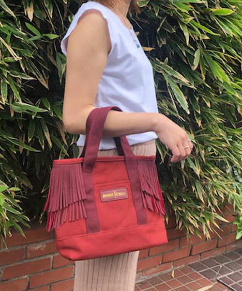 Minnetonka（ミネトンカ）の「【MINNETONKA/ミネトンカ】 CANVAS BAG S / ショルダー付きキャンバスバッグ　（ハンドバッグ・レディース・ベージュ/ネイビー/レッド/カーキ/オフホワイト/ホワイト/ブラック/ブラウン/グレー・FREE）」の9枚目の写真