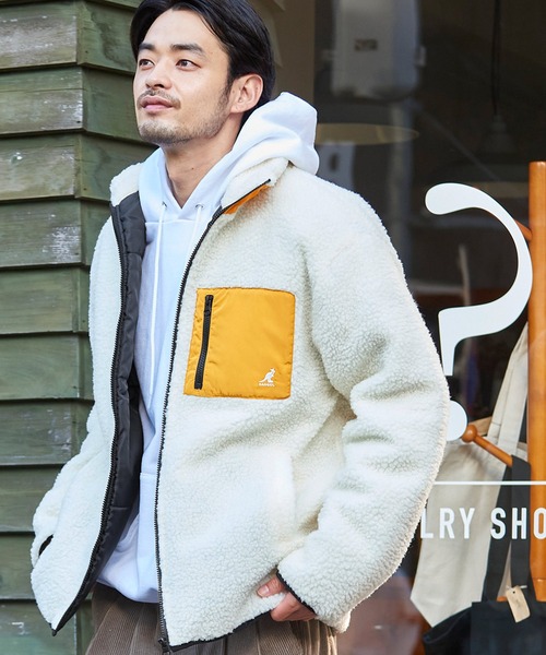 KANGOL(カンゴール)の「KANGOL/カンゴール別注 オーバーサイズ シープボアフリースジャケット(ブルゾン・レディース・ブラック系その他/ベージュ系その他/ブルー系その他/イエロー系その他/オリーブ×ブラック/チャコールグレー×ブラック/ベージュ系その他2/イエロー系その他2/ホワイト系その他/ホワイト×ブラック/グレイッシュベージュ/ホワイト系その他2/ホワイト系その他3/ベージュ系その他3/イエロー系その他3/ダークベージュ/ブラック系その他2/ホワイト系その他4/ダークブラウン/ベージュ系その他4/ベージュ系その他5/ブラック系その他3/ブラウン系その他/ネイビー系/イエロー系/モカ/ダークネイビー/ライトグレー・M/L/XL/S/FREE)」の4枚目の写真