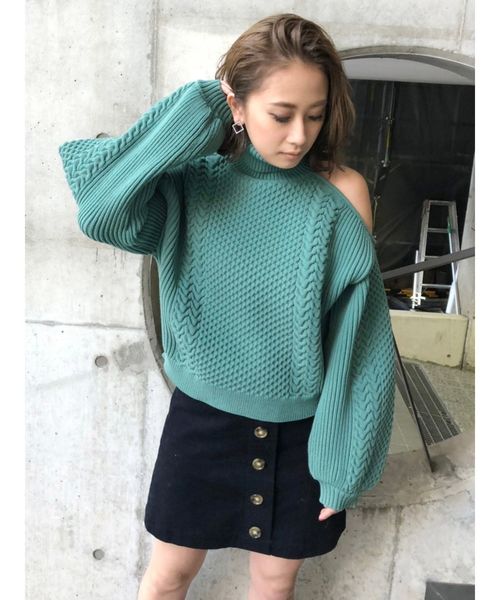 MURUA（ムルーア）の「オープンショルダーケーブルニット（ニット/セーター・レディース・ブルー/ホワイト/グレー/ブラック/オレンジ/ベージュ/カーキ・FREE）」の17枚目の写真