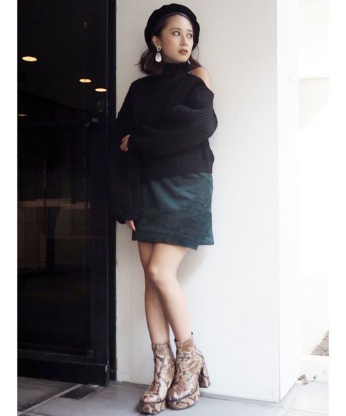 MURUA（ムルーア）の「オープンショルダーケーブルニット（ニット/セーター・レディース・ブルー/ホワイト/グレー/ブラック/オレンジ/ベージュ/カーキ・FREE）」の22枚目の写真