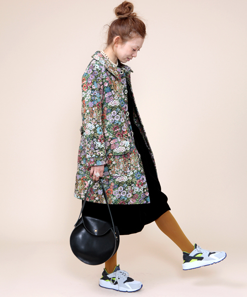 BEAMS BOY(ビームスボーイ)の「○BEAMS BOY / CIRCLE BAG(ショルダーバッグ・レディース・ブラック/ワイン・ONE SIZE)」の9枚目の写真