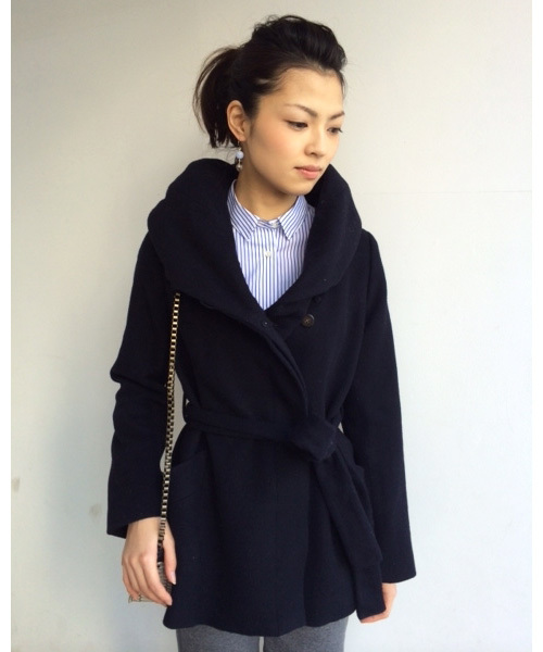 GALLARDAGALANTE(ガリャルダガランテ)の「ウールショートコート(その他アウター・レディース・キャメル/ネイビー・FREE)」の2枚目の写真