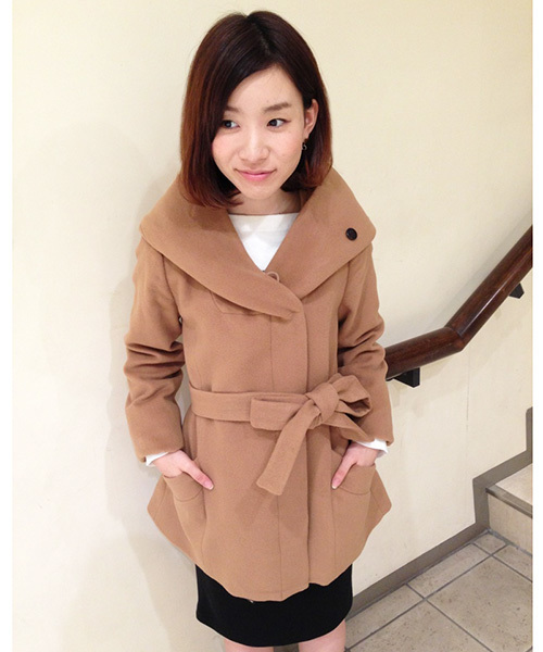 GALLARDAGALANTE(ガリャルダガランテ)の「ウールショートコート(その他アウター・レディース・キャメル/ネイビー・FREE)」の1枚目の写真