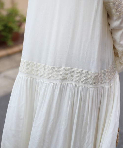 Bou Jeloud（ブージュルード）の「ロング丈が可愛い◆刺繍マキシワンピース（ワンピース・レディース・オフホワイト/レッド/ネイビー・38）」の15枚目の写真