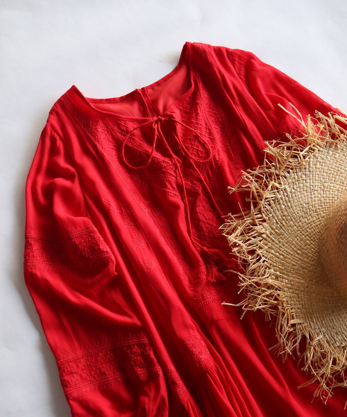 Bou Jeloud（ブージュルード）の「ロング丈が可愛い◆刺繍マキシワンピース（ワンピース・レディース・オフホワイト/レッド/ネイビー・38）」の17枚目の写真