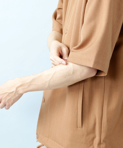 MONO-MART（モノマート）の「T/R アーバンミリタリー オーバーサイズ コーチジャケット(1/2 sleeve)（ブルゾン・メンズ・ブラック/ネイビー/モカ/グレー系その他/ベージュ系その他・M/L）」の17枚目の写真