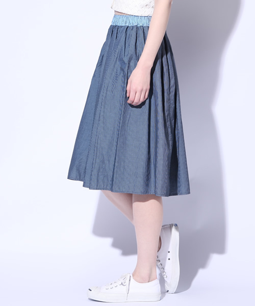 Ray BEAMS（レイビームス）の「○Ray BEAMS / ピンストライプ ギャザースカート（スカート・レディース・グレー/ブルー・0/1）」の4枚目の写真