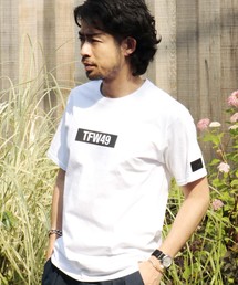 TFW49�i�e�B�[�G�t�_�u�����[�j�́uLOGO T�iT�V���c/�J�b�g�\�[�j�v