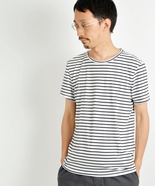 SHIPS（シップス）の「SAVE KHAKI: マリンボーダー TシャツT（Tシャツ/カットソー・メンズ・ネイビー/レッド/コバルトブルー/ダークブルー/オフホワイト/チャコールグレー・SMALL/LARGE/MEDIUM）」の2枚目の写真