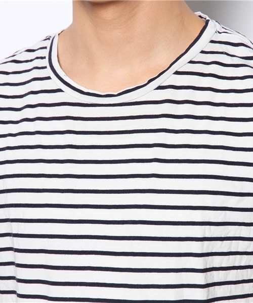 SHIPS（シップス）の「SAVE KHAKI: マリンボーダー TシャツT（Tシャツ/カットソー・メンズ・ネイビー/レッド/コバルトブルー/ダークブルー/オフホワイト/チャコールグレー・SMALL/LARGE/MEDIUM）」の10枚目の写真