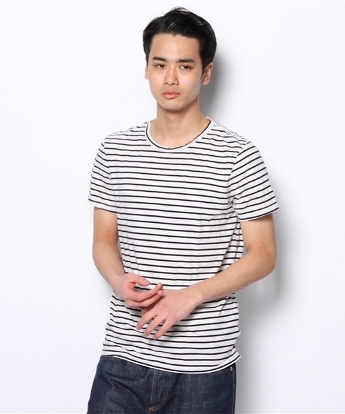 SHIPS（シップス）の「SAVE KHAKI: マリンボーダー TシャツT（Tシャツ/カットソー・メンズ・ネイビー/レッド/コバルトブルー/ダークブルー/オフホワイト/チャコールグレー・SMALL/LARGE/MEDIUM）」の13枚目の写真