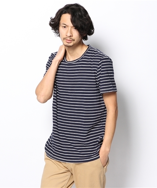 SHIPS（シップス）の「SAVE KHAKI: マリンボーダー TシャツT（Tシャツ/カットソー・メンズ・ネイビー/レッド/コバルトブルー/ダークブルー/オフホワイト/チャコールグレー・SMALL/LARGE/MEDIUM）」の14枚目の写真