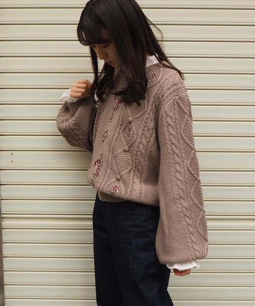 tiptop（ティップトップ）の「花刺繍ケーブルニットプルオーバー（ニット/セーター・レディース・アイボリー/ブラウン/ベージュ/スモークピンク・FREE）」の9枚目の写真