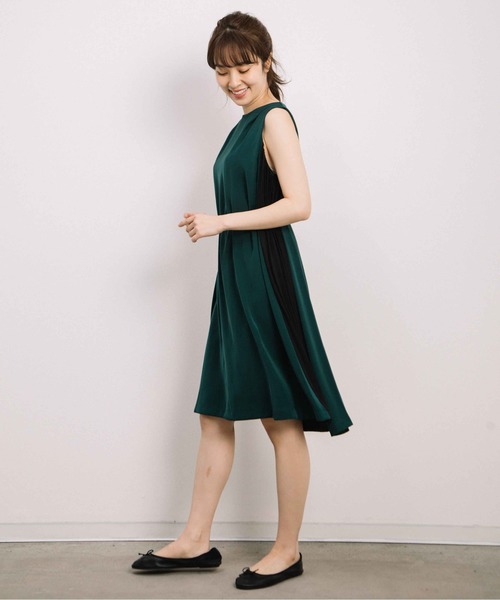 miniyu(ミニュウ)の「kanaell/サイドプリーツ配色ノースリーブドレス(ドレス・レディース・ブラック/グリーン/ワイン・M)」の22枚目の写真