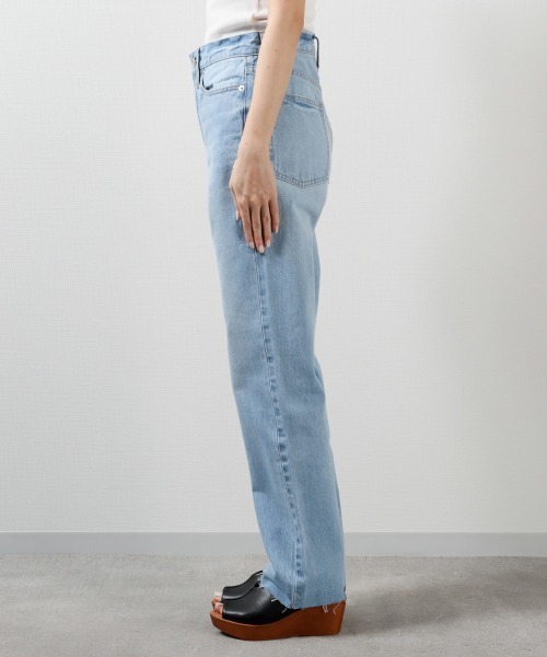 LOWRYS FARM（ローリーズファーム）の「ＣＯＮＥスティックパンツ　875167（デニムパンツ・レディース・ブルー/ライトブルー・LARGE/MEDIUM）」の5枚目の写真