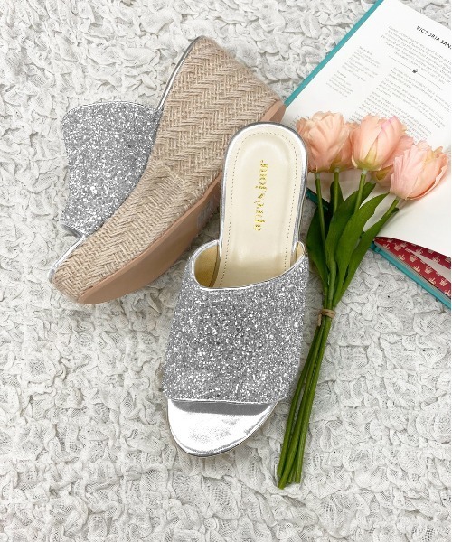 apres jour（アプレジュール）の「キラキラ厚底サンダル【ZOZOTOWN限定アイテム】（サンダル・レディース・ブラック/シルバー/ゴールド・MEDIUM/LARGE/SMALL/X-LARGE）」の6枚目の写真