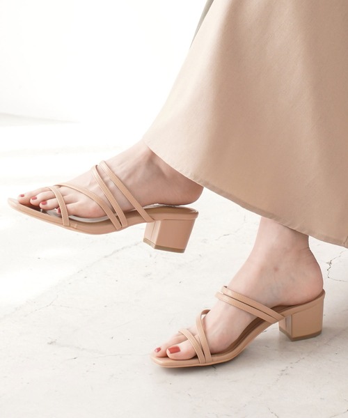 AmiAmi（アミアミ）の「メニーストラップミュールサンダル（サンダル・レディース・ブラック/ベージュ/グリーン/アイボリー/キャメル/シルバー/ゴールド/パイソン・LL/S/M/L）」の3枚目の写真