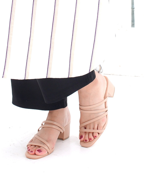 AmiAmi（アミアミ）の「メニーストラップミュールサンダル（サンダル・レディース・ブラック/ベージュ/グリーン/アイボリー/キャメル/シルバー/ゴールド/パイソン・LL/S/M/L）」の12枚目の写真