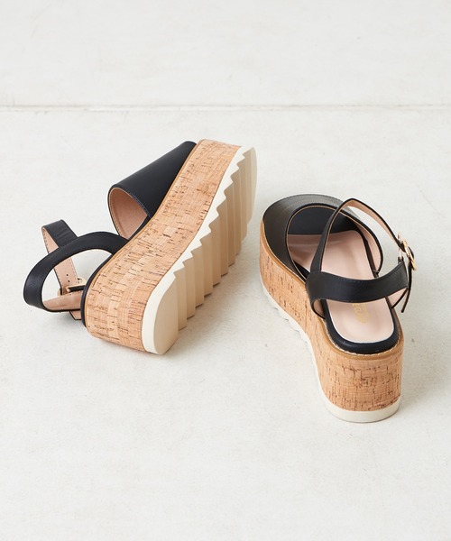 one after another NICE CLAUP（ワンアフターアナザーナイスクラップ）の「厚底フラットコルクサンダル（サンダル・レディース・ブラック/ゴールド/モカ・SMALL/MEDIUM/LARGE）」の6枚目の写真