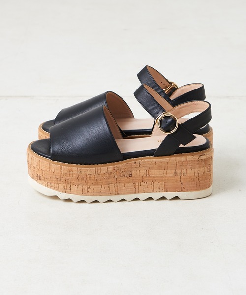 one after another NICE CLAUP（ワンアフターアナザーナイスクラップ）の「厚底フラットコルクサンダル（サンダル・レディース・ブラック/ゴールド/モカ・SMALL/MEDIUM/LARGE）」の4枚目の写真