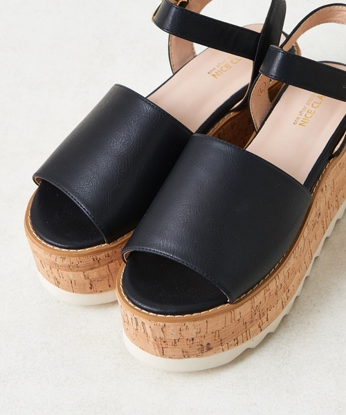 one after another NICE CLAUP（ワンアフターアナザーナイスクラップ）の「厚底フラットコルクサンダル（サンダル・レディース・ブラック/ゴールド/モカ・SMALL/MEDIUM/LARGE）」の13枚目の写真