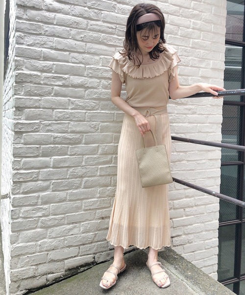 one after another NICE CLAUP（ワンアフターアナザーナイスクラップ）の「Wフリルテレコトップス（Tシャツ/カットソー・レディース・ブラック/ベージュ/オフホワイト/サックスブルー・FREE）」の12枚目の写真