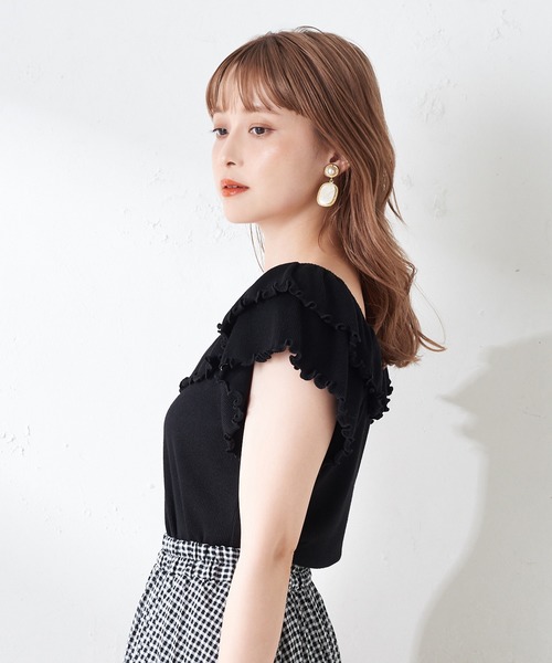 one after another NICE CLAUP（ワンアフターアナザーナイスクラップ）の「Wフリルテレコトップス（Tシャツ/カットソー・レディース・ブラック/ベージュ/オフホワイト/サックスブルー・FREE）」の17枚目の写真