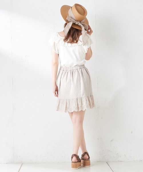 one after another NICE CLAUP（ワンアフターアナザーナイスクラップ）の「Wフリルテレコトップス（Tシャツ/カットソー・レディース・ブラック/ベージュ/オフホワイト/サックスブルー・FREE）」の7枚目の写真