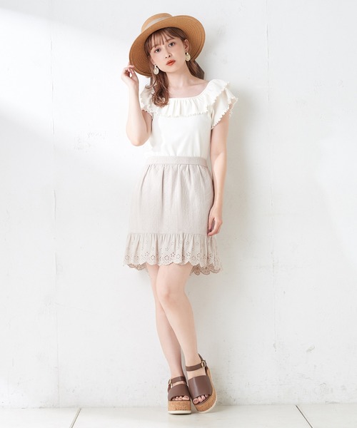 one after another NICE CLAUP（ワンアフターアナザーナイスクラップ）の「Wフリルテレコトップス（Tシャツ/カットソー・レディース・ブラック/ベージュ/オフホワイト/サックスブルー・FREE）」の10枚目の写真