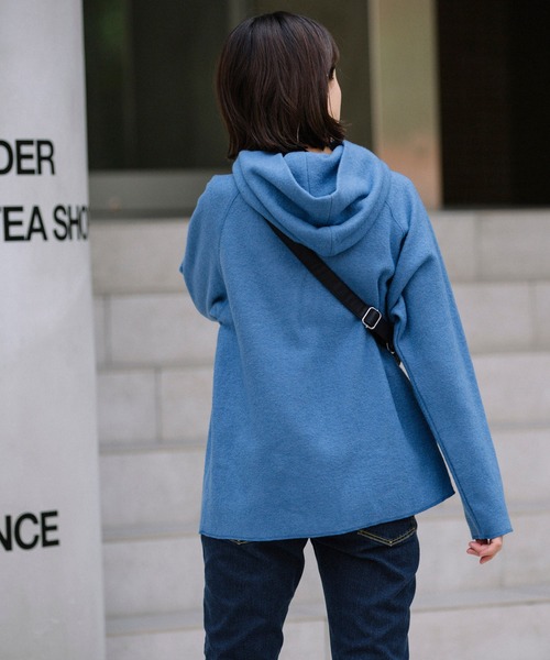 Munich(ミューニック)の「ボイルドブークレジャージー ラグランスリーブフーディー(パーカー・レディース・チャコールグレー/ブルー/アイボリー・FREE)」の11枚目の写真