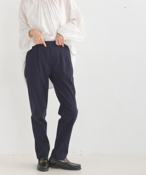 OMNES（オムネス）の「スーパーストレッチツイルタックパンツ　レギュラー＆裏起毛（その他パンツ・レディース・カーキ/アイボリー/ホワイト系その他/ブラック系その他/グレー系その他/ブラウン系その他/ベージュ系その他/グリーン系その他/ブルー系その他/ネイビー/ブラウン/ベージュ/ライトグレー/チャコールグレー/ブラック/グレー系その他2/コーラル/ミント/イエロー/ラベンダー・MEDIUM/LARGE/X-LARGE/SMALL/X-SMALL）」の16枚目の写真