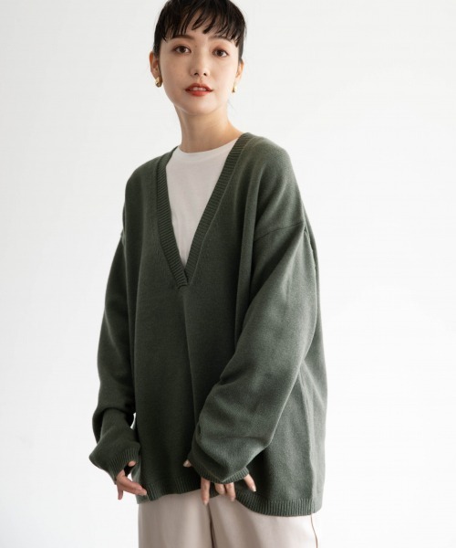 LOWRYS FARM(ローリーズファーム)の「VニットプルオーバーLS 920956(ニット/セーター・レディース・ブラック/グリーン/アイボリー・FREE)」の3枚目の写真