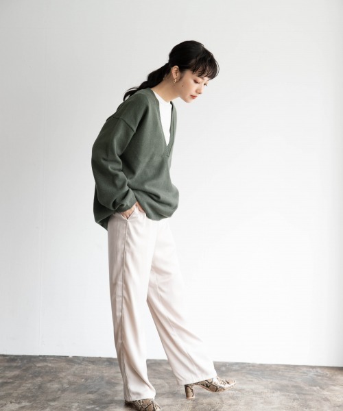 LOWRYS FARM(ローリーズファーム)の「VニットプルオーバーLS 920956(ニット/セーター・レディース・ブラック/グリーン/アイボリー・FREE)」の15枚目の写真