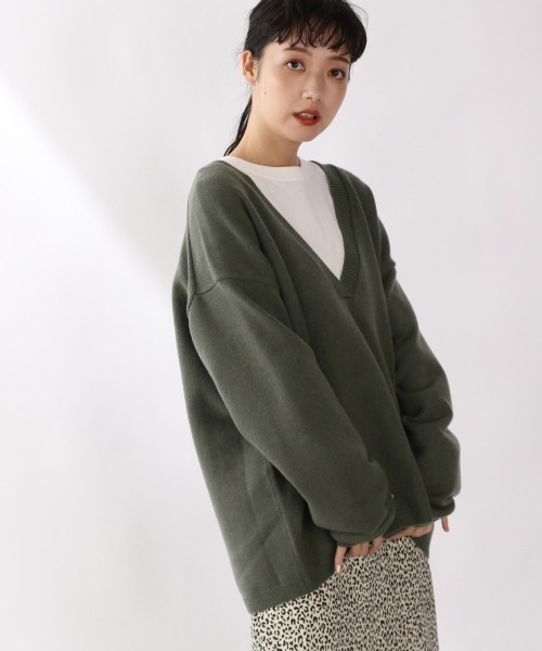 LOWRYS FARM(ローリーズファーム)の「VニットプルオーバーLS 920956(ニット/セーター・レディース・ブラック/グリーン/アイボリー・FREE)」の11枚目の写真