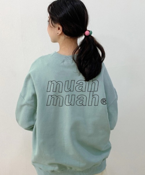 muahmuah(ムーアムーア)の「A'GEM/9 × .kom『muah muah/ムーアムーア』VIVID MUAH LOGO MTM/ ヴィヴィッド MUAH ロゴ MTM スウェットシャツ トレーナー(スウェット・レディース・アイボリー/ブラック/グレー/インディゴブルー/ピンク/ライトグレー/ライトグリーン/ベージュ/カーキ・FREE)」の7枚目の写真