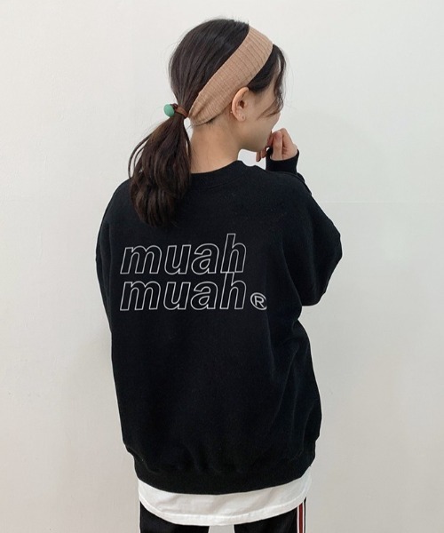 muahmuah(ムーアムーア)の「A'GEM/9 × .kom『muah muah/ムーアムーア』VIVID MUAH LOGO MTM/ ヴィヴィッド MUAH ロゴ MTM スウェットシャツ トレーナー(スウェット・レディース・アイボリー/ブラック/グレー/インディゴブルー/ピンク/ライトグレー/ライトグリーン/ベージュ/カーキ・FREE)」の21枚目の写真