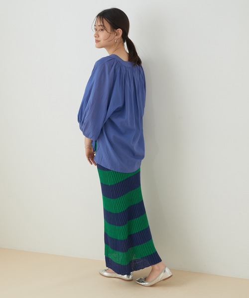 ADAM ET ROPE'（アダムエロペ）の「ステッチワークボリュームブラウス（シャツ/ブラウス・レディース・ホワイト/ブラック/ブルー・FREE）」の8枚目の写真