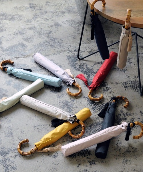 utatane（ウタタネ）の「折りたたみ日傘 完全遮光100％ 晴雨兼用 竹ハンドル2段折り（折りたたみ傘・レディース・ブラック/ネイビー/ベージュ/ラベンダー/マスタード/グリーン/ブルー/レッド/ピンク/グレー・FREE）」の14枚目の写真