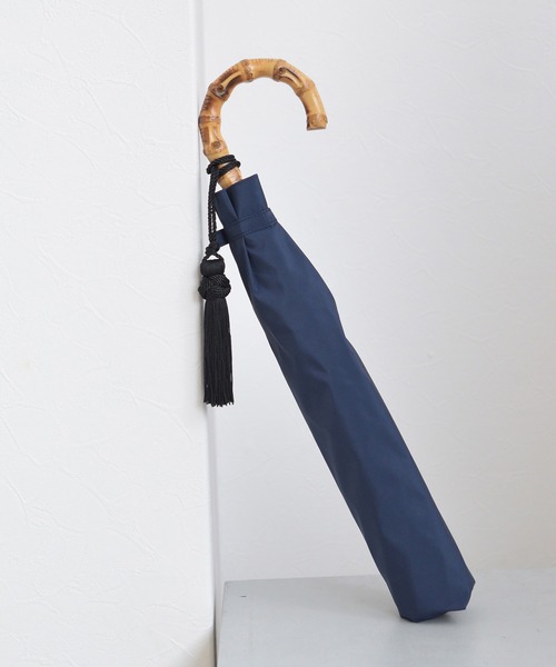 utatane(ウタタネ)の「折りたたみ日傘 完全遮光100% 形態安定 2段折り55cm 無地バンブー タッセル付(折りたたみ傘・レディース・ブラック/ネイビー/ベージュ/ラベンダー/マスタード/グリーン/ブルー/レッド/ピンク/グレー・FREE)」の21枚目の写真