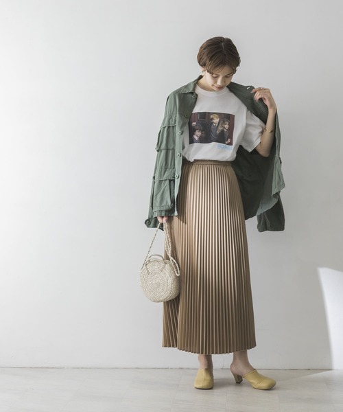 URBAN RESEARCH(アーバンリサーチ)の「レザーライクプリーツロングスカート(スカート・レディース・ブラック/ブルー系その他/ベージュ・FREE)」の8枚目の写真