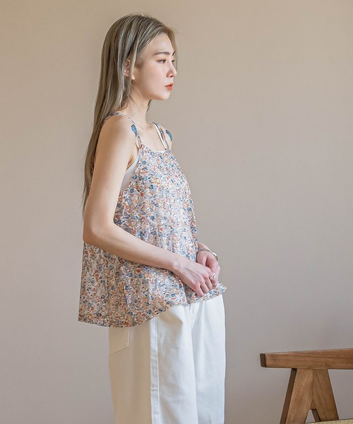 UNE MANSION(ユヌマンション)の「フラワーレースキャミソール(キャミソール・レディース・ブラック/ブルー/アイボリー・FREE)」の5枚目の写真