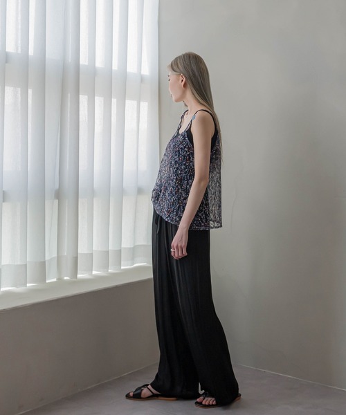 UNE MANSION(ユヌマンション)の「フラワーレースキャミソール(キャミソール・レディース・ブラック/ブルー/アイボリー・FREE)」の15枚目の写真