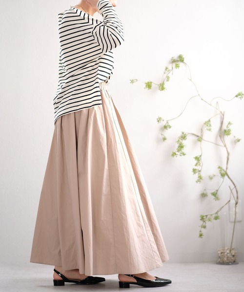 ANDJ(アンドジェイ)の「ブロードボリュームマキシスカート(スカート・レディース・イエロー/アイボリー/グレイッシュベージュ・M)」の17枚目の写真