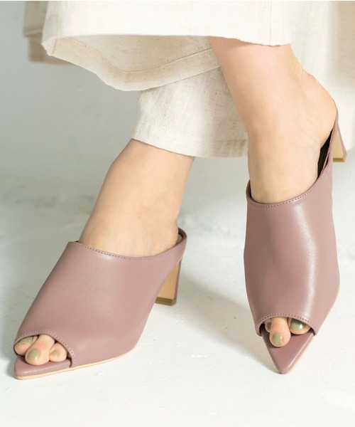 GeeRA（ジーラ）の「さっと履けてキレイ見えのプレートヒールミュール（つま先開きタイプ）（サンダル・レディース・ブラック/グリーン/サンドグレー/アイボリー/パイソン・MEDIUM/X-LARGE/LARGE/SMALL）」の4枚目の写真