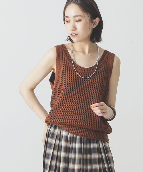 BEAMS LIGHTS(ビームスライツ)の「BEAMS LIGHTS / 5ゲージ メッシュ ノースリーブ ニット(タンクトップ・レディース・ブラウン/グリーン/イエロー系その他3・ONE SIZE)」の1枚目の写真