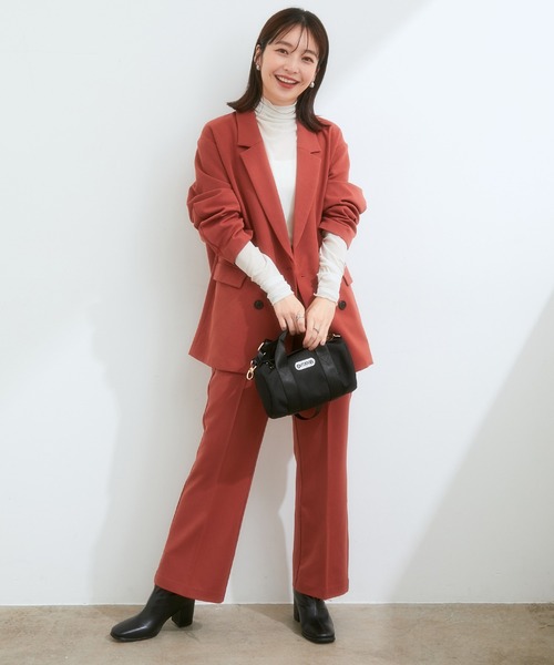 VIS(ビス)の「【セットアップ対応】リラックスした履き心地。美脚フレアパンツ(スラックス・レディース・レンガ/ブラック/ベージュ系その他2・S/M/SS)」の6枚目の写真